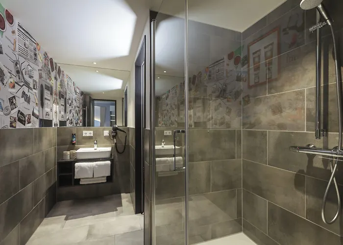 - The Niu, Coin Frankfurt Ostend By Ihg Hotel 3*
